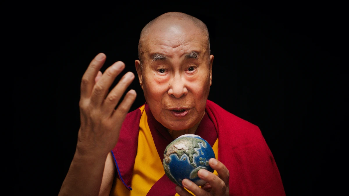 02_WISDOM OF HAPPINESS_DALAI LAMA_Copyright Das Kollektiv GmbH Kopie.jpg